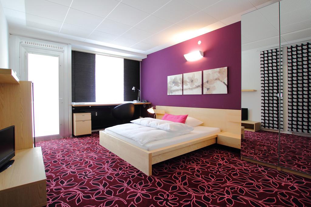 College Garden Hotel Bad Voeslau Zimmer foto